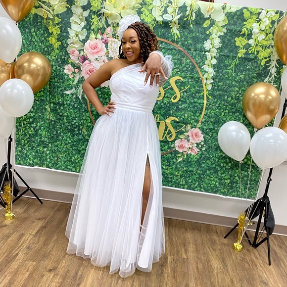 White dress for bridal shower, wedding, etc - Picture 2 of 2